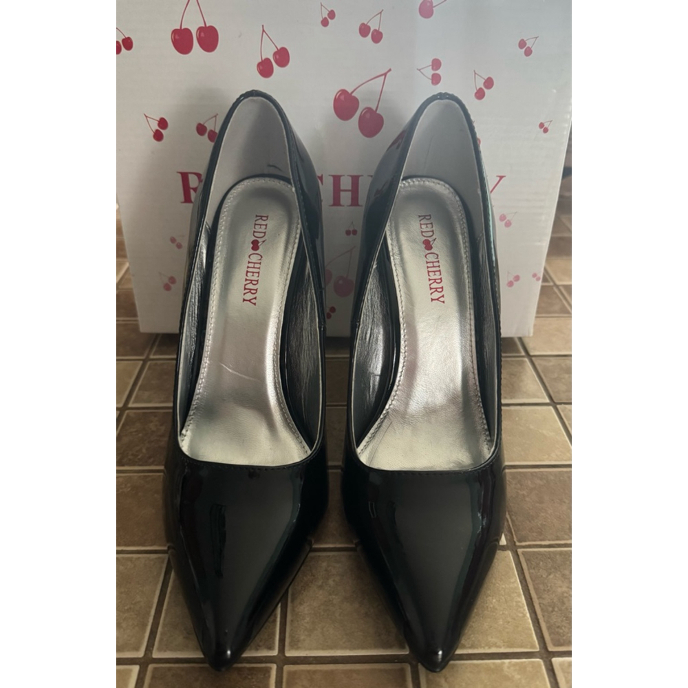 Women's Red Cherry Heels Size 7 Black